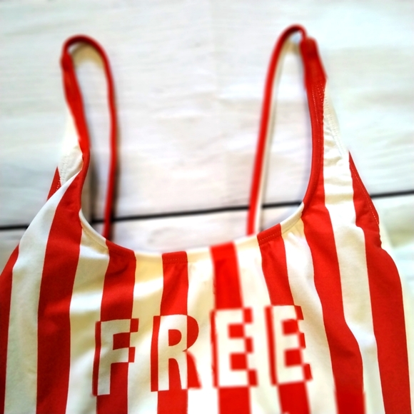 🐠 Host's Pick🐠 Billabong "Free the Waves"  NWT - Picture 4 of 5